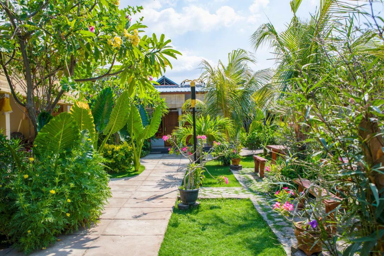 Van Santri Homestay Pemuteran Exterior foto