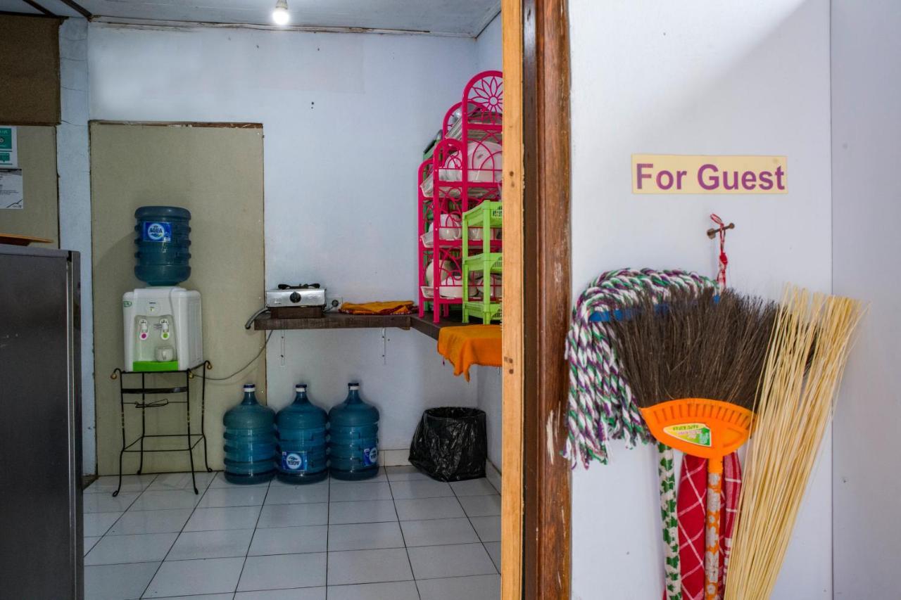 Van Santri Homestay Pemuteran Exterior foto