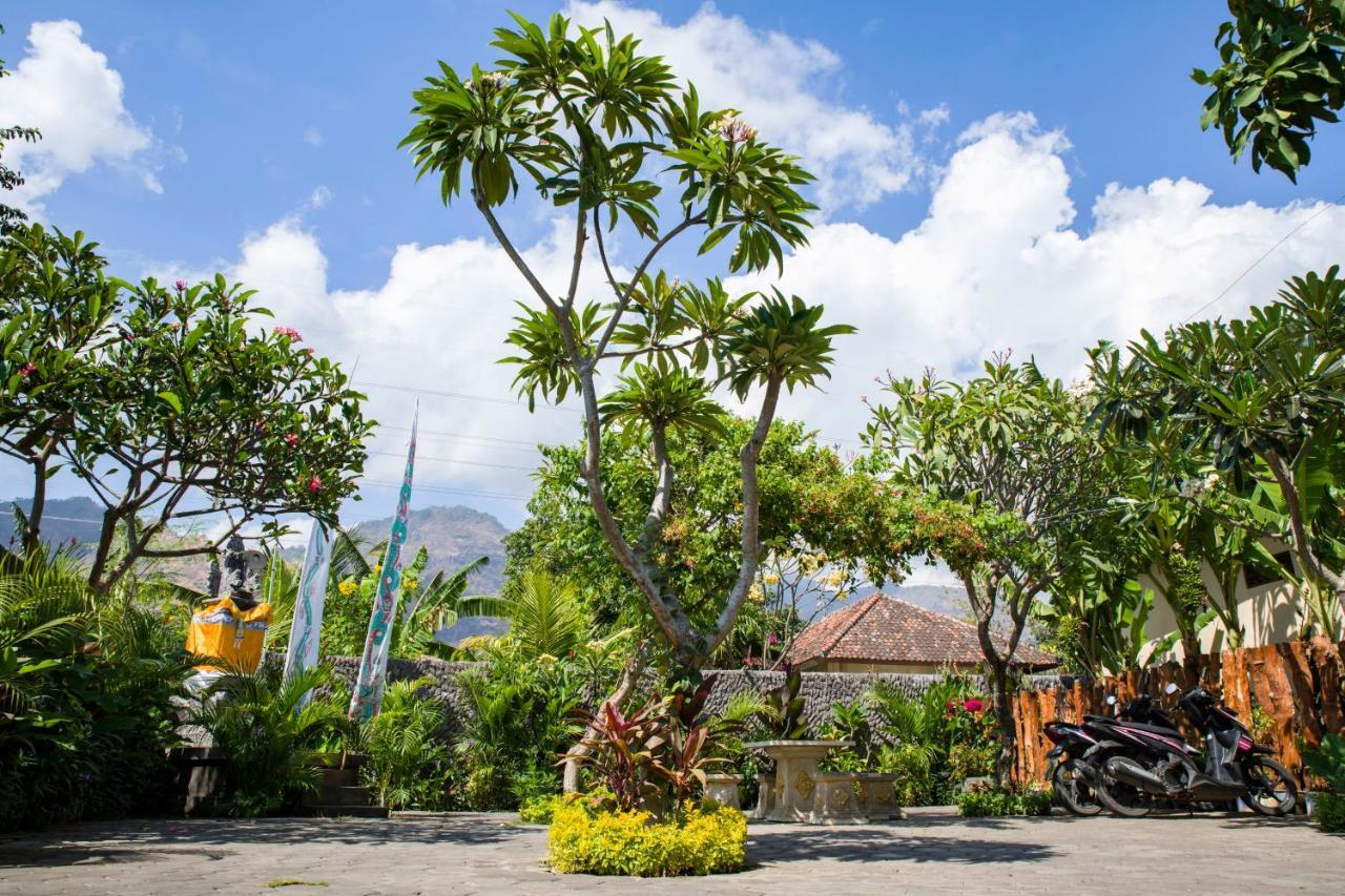 Van Santri Homestay Pemuteran Exterior foto